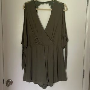 Womens green Romper size Large!
